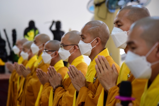 Lễ truyền giới Sa di Phương Trượng